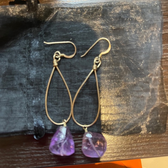 unbranded Jewelry - Raw amethyst antique brass dangle earrings.